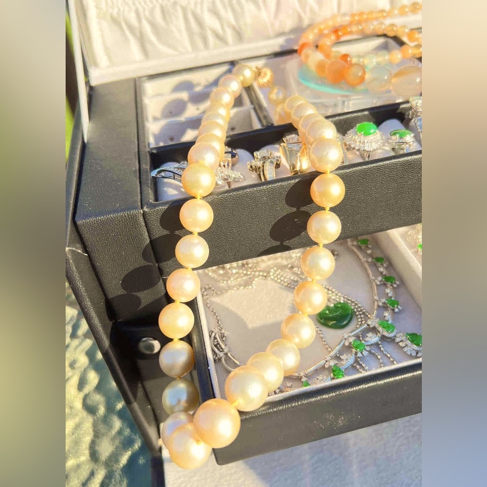 14k gold cultured golden south sea pearl graduated stand (10-13)28’ necklace